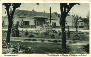 Zamárdi, vasútállomás, Magyar Fájdalom szobra (fa)