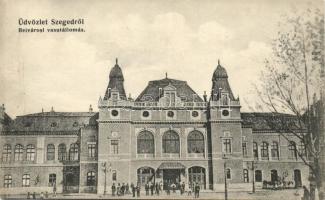 1910 Szeged, Belvárosi vasútállomás. Kiadja Grünwald Herman (ázott sarok / wet corner)