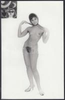 cca 1970 Hűvös időt esetére, finoman erotikus fénykép, 24x15 cm / cca 1970 Erotic photo, 24x15 cm