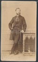 cca 1860-1870 Hunfalvy János (1820–1888) földrajztudós, MTA tag, a magyar tudományos földrajz megalapítója, a Magyar Földrajzi Társaság elnöke (1872) Tiefbrunner Sándor fényrajzképe soproni műterméből, feliratozott keményhátú fotó, vizitkártya méretben, 10x6 cm