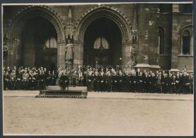 cca 1935 Gömbös Gyula (1886–1936) miniszterelnök (1932-1936) egy fogadási ünnepségen főtisztek és politikusok társaságában, 16x23 cm