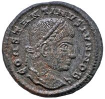 Római Birodalom / Siscia / II. Constantinus 324. Follis Cu (2,76g) T:2 Roman Empire / Siscia / Constantine II 324. Follis Cu "CONSTANTINVS IUN NOB C / CAESARVM NOSTRORVM - VOT X - delta SIS palm" (2,76g) C:XF RIC VII 173.