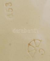 Körmöcbányai szecessziós tányérok: 2db, (az egyik erősen sérült),d:17 cm,  1db lapos tányér, d:27cm ...