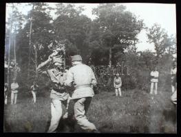 cca 1925 Sajátos katonai kiképzés: kézi tusa teljes sötétségben, korabeli üveglemez negatívról készült későbbi nagyítás, 18x24 cm