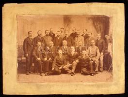 cca 1880 Muschalek (Brassó): Járosy papa és 19 fia, szép nagy család!, 22x31 cm, karton 30x40 cm