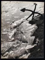 cca 1965 Dezső Pál (Kecskemét): Jeges Tisza part, a szerző által feliratozott vintage fotóművészeti alkotás, 40x30 cm
