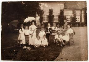 cca 1907 Sáromberke, a Teleki kastély kertjében, kartonra ragasztva, 26x37 cm