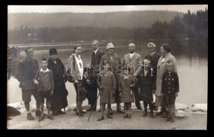 1927 Kirándulók csoportképe a Csorba-tónál, fotólap, hátoldalon feliratozva, 9x14 cm