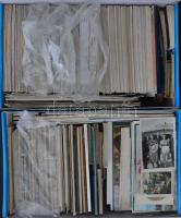 Kb. 1200 db MODERN képeslap két dobozban pár képeslapfüzettel; külföldi és magyar városképes; üdvözlő és művész motívumlapok / Approx. 1200 modern postcards in two boxes with some postcard booklets; foreign and Hungarian town-view postcards; greeting and art motive cards