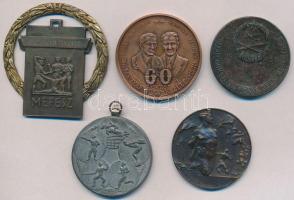5db klf sportérem és emlékérem, közte 1948. "MEFESZ 4x200m Gyors / 1948. I. hely" Br díjérem, 1956. "Magyar Önkéntes Honvédelmi Szövetség 1956." fém díjérem. Szign.:SZENTESY (40mm) T:2,2-,3