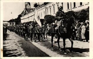 1940 Máramarossziget, bevonulás / entry of the Hungarian troops (apró szakadás, small tear)