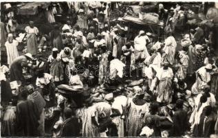 Dakar, Marché aux Poissons / fisch market, folklore, merchants