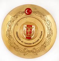 Török katonai Attasé ajándéka  fém dísztányér, apró kopásnyomokkal, m:175mm / Metall plate, gift from turkish military attache