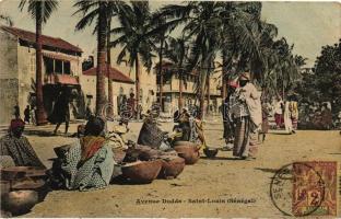 Saint-Louis, Avenue Dodds, market place, merchants