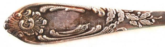 6 db indamintával díszített ezüstözött kanál, jelzett, dobozban, h: 14 cm