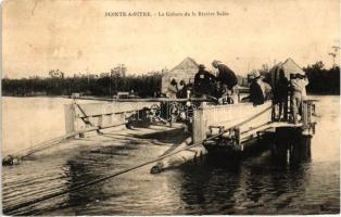 Pointe-a-Pitre, Gabare de la Riviere Salée / barge, river (fl)