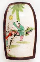 Antik kínai lakkdoboz, porcelán betéttel,kézzel festett, XIX. század,jelzés nélkül, lepattanásokkal,...