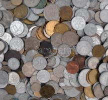 Vegyes magyar és külföldi fémpénz tétel 1Kg-os súlyban T:vegyes