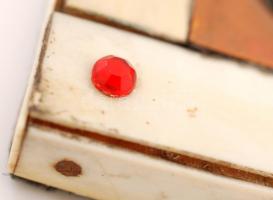 Jelzés nélkül: kézzel festett női porté,elefánt csont, miniatűr, antik keretben,  90x95mm