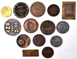 14db vegyes magyar emlékplakett, főleg szocialista darabok, sok tokban, közte 1977. "25 éves a Csapágyipar 1952-1977" Br emlékérem emléklappal tokban T:vegyes