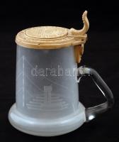 Fedeles gravírozott sörös korsó, tetején Kossuth adó Solt Magyar Posta 1977 felirattal, hibátlan, m:...