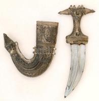 Keleti motívumos görbe pengéjű tőr, gazdagon díszített markolattal és hüvellyel, pengehossz: 11,5 cm, teljes hossz: 20 cm /  Dagger with oriental motifs, with ornated hilt and scabbard, blade length: 11,5 cm, full length: 20 cm