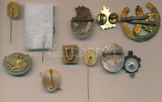 14db klf jelvény és kitűző, zománcozott darabok is, közte NDK 1953. "Wintersport 1953" fes...