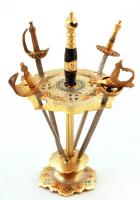 Gazdagon díszített spanyol gyártmányú 4 darabos réz szendvicstűző szett, tartóval