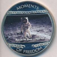 Libéria 2004. 10$ "Szabadság pillanatai-Ember a holdon 1969." multicolor T:PP ujjlenyomatos Liberia 2004. 10 Dollars "Moments of Freedom-MAn on the Moon 1969." multicolor C:PP fingerprint