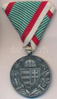1929. "Magyar Háborús Emlékérem kardokkal, sisakkal" hadifém kitüntetés mellszalagon T:2 Hungary 1929. "Hungarian Commemorative War Medal with swords and a helmet" zinc decoration with ribbon C:XF NMK 418.