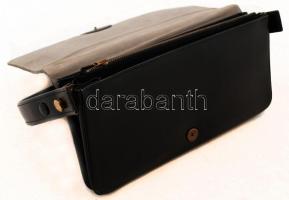 Bőr női retikül, apró kopásokkal, 25×14,5×2,5 cm