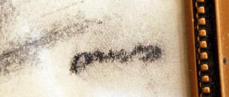 Olvashatatlan jelzéssel: Durcás kölyök, szénrajz, papír, üvegezett fa keretben, 27×17,5 cm