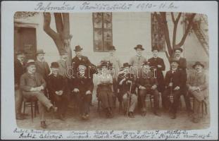 1910-1911 Református tanítótestület, nevekkel feliratozva, fotólap, 14x9 cm