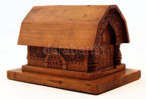 Antik, keleti motívumokkal gazdagon díszített orosz(?) szivarkatartó doboz, fa, cirill felirattal, 1...