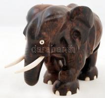 Ébenfa elefánt szobor, csont berakásokkal, jelzés nélkül, kopásnyomokkal, m: 15,5 cm