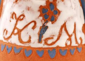 KM jelzéssel: Lány kaspóval. Festett cserép, hibátlan, m:15 cm