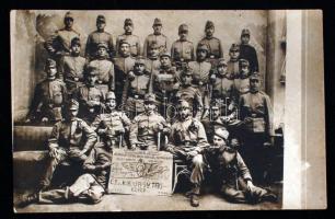 1914 Császári és Királyi Vasutas Ezred katonai csoportkép, fotólap, 14x9 cm