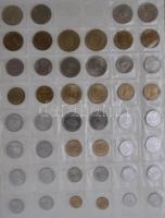 ~760db-os vegyes külföldi hobbi érmegyűjtemény, néhány darab magyarral, érmetartó albumba rendezve T...