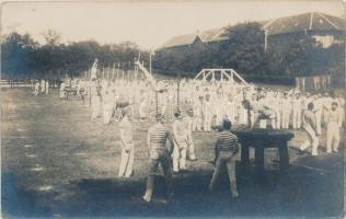 Hajmáskér Tábor, tornázó katonák, photo