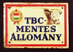 cca 1960 "TBC-mentes állomány" feliratú dombornyomott lemezzománc tábla (Lemezárugyár, Győr), lekopásokkal, 10×14 cm