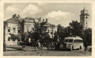 Kunmadaras, autóbusz, Képzőművészeti Alap kiadása