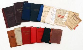 cca 1950-1980 Vegyes okmány tétel: különféle tagsági könyvek, tanulmányi könyv, belépési engedély, stb., összesen 23 db