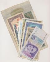 30db-os vegyes külföldi bankjegy tétel, közte érdekesebb darabokkal is T:vegyes 30pcs of various banknotes including some interesting ones C:mixed