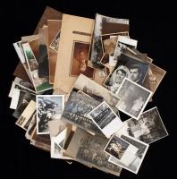Nagy fotó tétel, több száz darab családi fénykép cca 1930-1970-ig, különböző méretben és minőségben.
