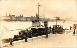 A Szeged őrnaszád Budapesten; Szudár Ernő fényképész felvétele / Hungarian patrol ship on the Danube, photo