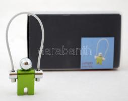 Troika Jumper : vidám ugrálókötelező kulcstartófigura, zöld színben, polírozott kivitelben