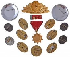 15db vegyes, főleg szocialista kitüntetés, jelvény, sapkarózsa, közte "Kiváló Rajparancsnok&quo...