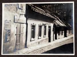 cca 1930-1940 Egyedülálló Tabán fotó és képeslap gyűjtemény. 64 db, nagyrészt eredeti fotó, kisebb r...