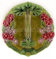 Körmöcbányai szecessziós dísztányér, kézzel festett, több mázhibával, d:26 cm