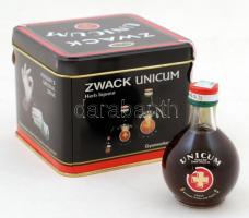 4 db 0,05 l Zwack Unicum, fém díszdobozban